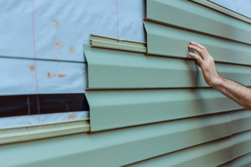 installing vinyl siding
