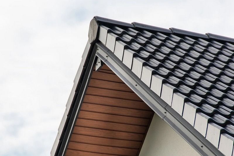 overhanging eaves